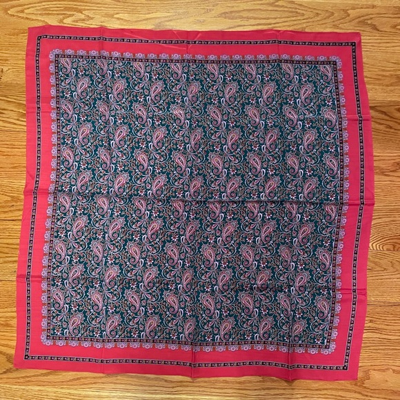 🎉HP🎉 Vintage Paisley Scarf - Picture 2 of 7